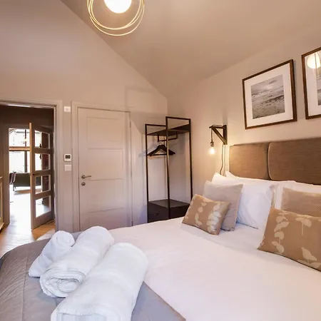 The Warehouse With Free Parking *