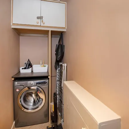 The Warehouse With Free Parking