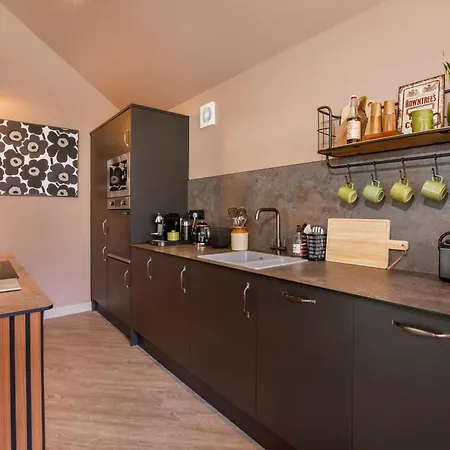 The Warehouse With Free Parking Haxby