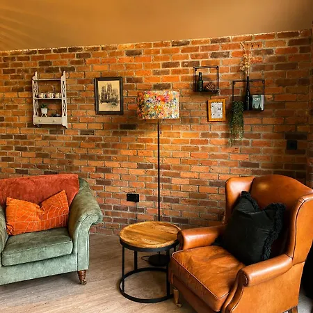 Vakantiehuis The Warehouse With Free Parking *