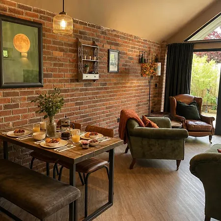 The Warehouse With Free Parking Vakantiehuis Haxby
