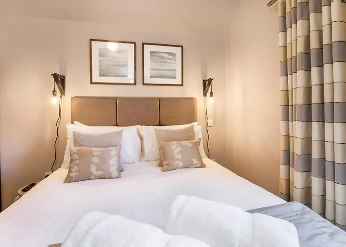 The Warehouse With Free Parking *